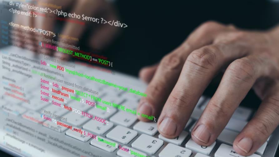 石嘴山小程序定制开发公司视角下SQL与T-SQL的差异化应用解析